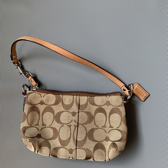 Coach Handbags - ⭐️ 3/$20 Coach Wristlet purse